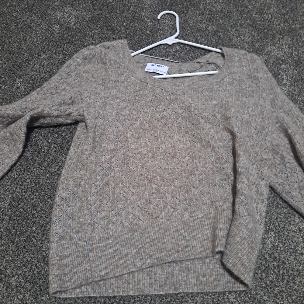 Old Navy Women's Beige Crew Neck Sweater